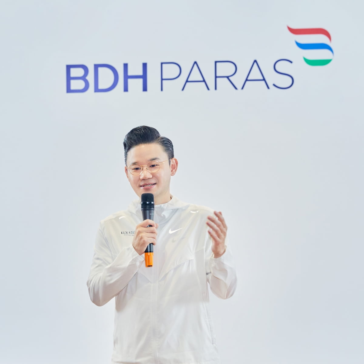 塔利斯卡和马内都想罚点球 最后塔利斯卡罚中两人拥抱