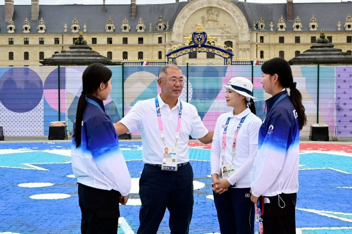 阿斯：奥尔莫预计对塞维利亚登场半小时，加维不会踢拜仁皇马