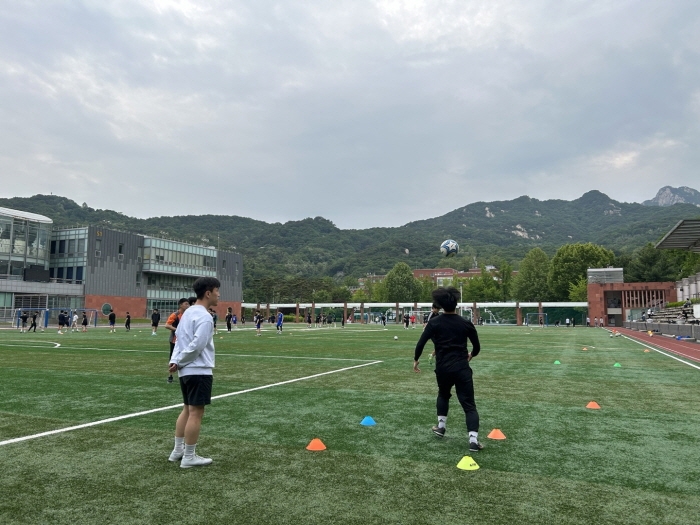 执教西甲前7场全胜，弗里克成历史第四人