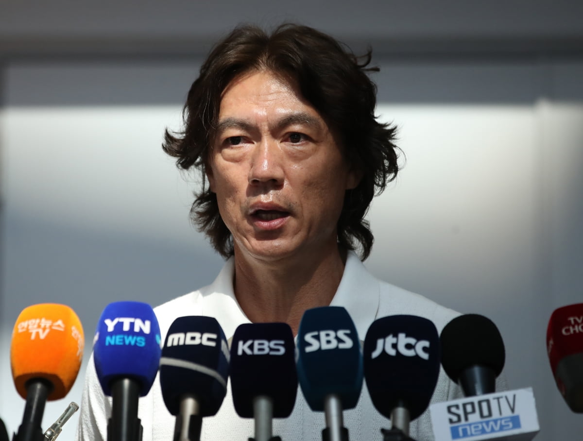 【人物】在梦剧场爆冷！特温特主帅是一个更好的光头