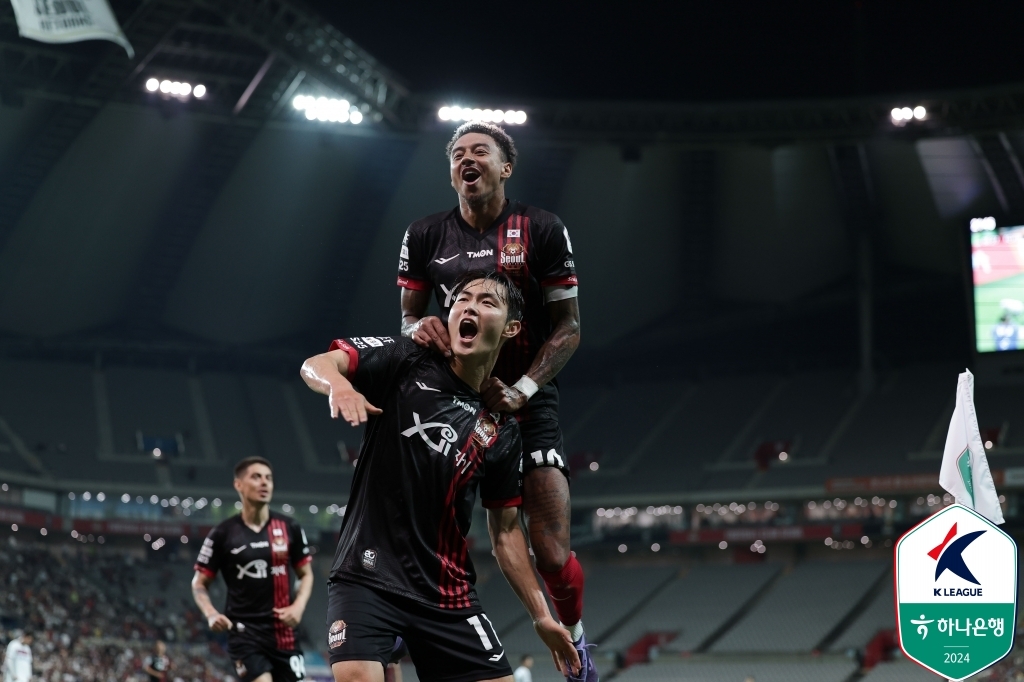 ⚽英超半场：芒特开场伤退，格瓦迪奥尔头球破门，曼城暂1-0领先曼联