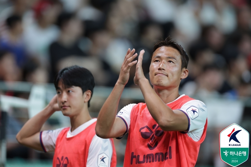 ⚽英超半场：芒特开场伤退，格瓦迪奥尔头球破门，曼城暂1-0领先曼联