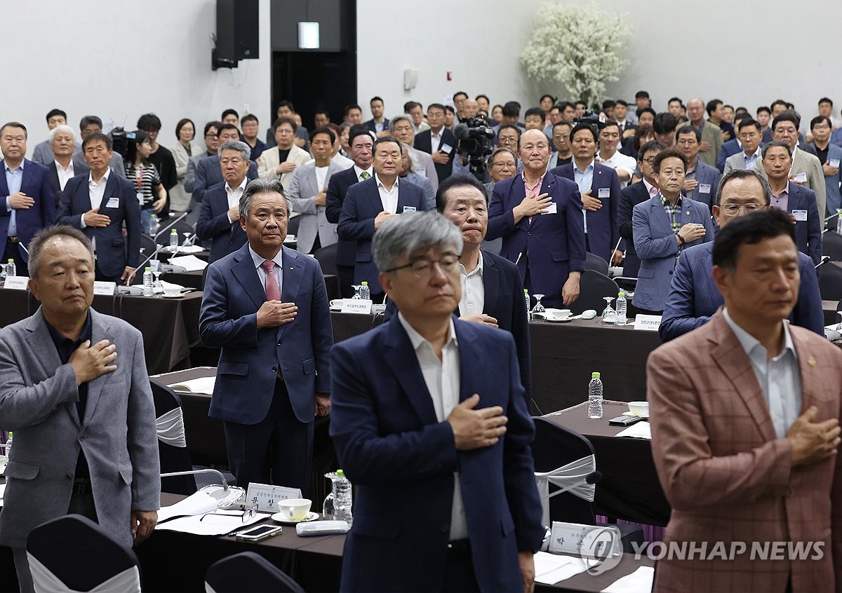 打破僵局！稻垣祥头球破门 名古屋鲸鱼1-0领先