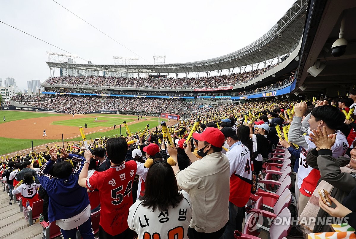 ESPN：勇士确实曾想用52号签截胡布朗尼 但出于尊重詹姆斯而放弃